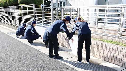 地域の美化活動の写真